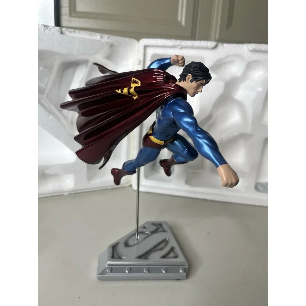 Superman The Man Of Steel Kenneth Rocafort Statue DC Collectibles 1538/5200